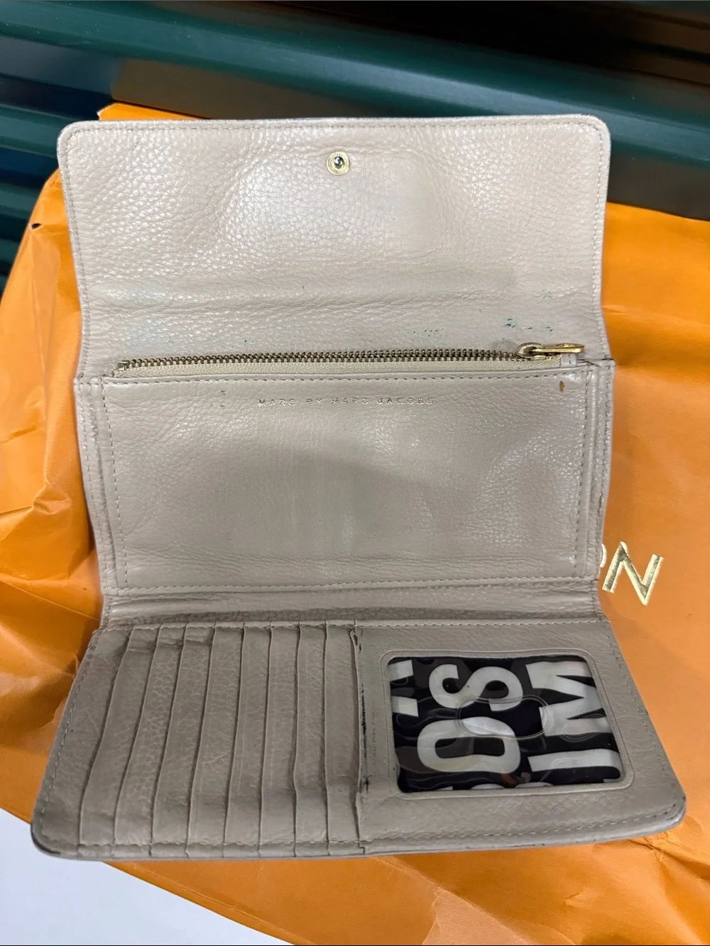 Marc Jacobs classic beige